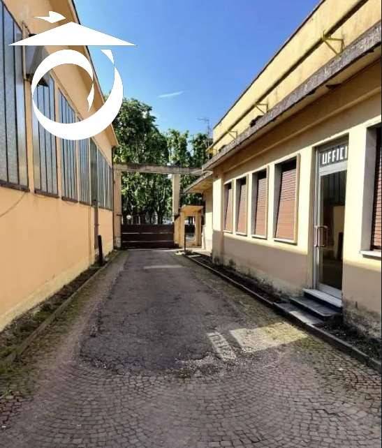 locale commerciale in vendita a Lissone in zona Santa Margherita