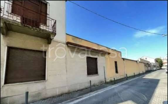 capannone in vendita a Lissone