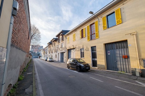 capannone in vendita a Lissone