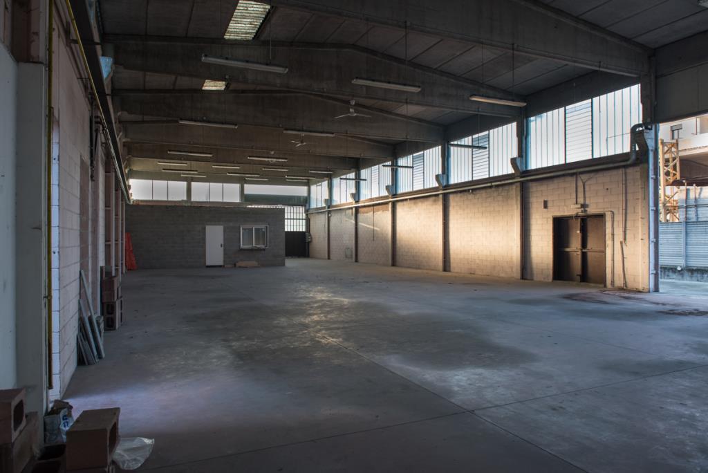 locale commerciale in vendita a Lissone