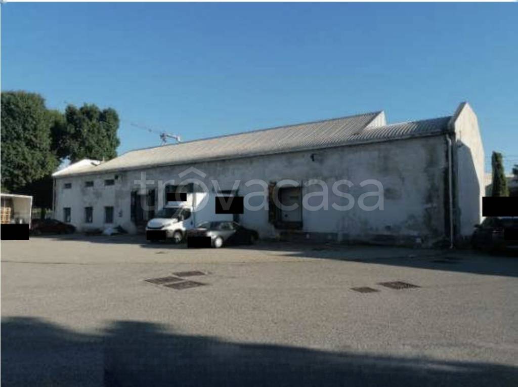 locale commerciale in vendita a Lissone