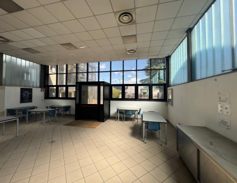 locale commerciale in vendita a Lissone