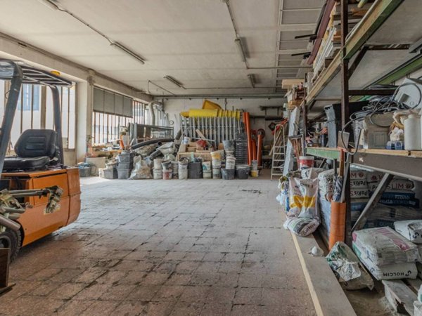locale commerciale in vendita a Lissone