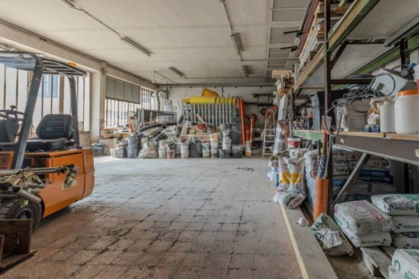 locale commerciale in vendita a Lissone