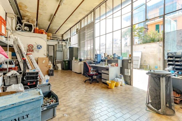 locale commerciale in vendita a Lissone