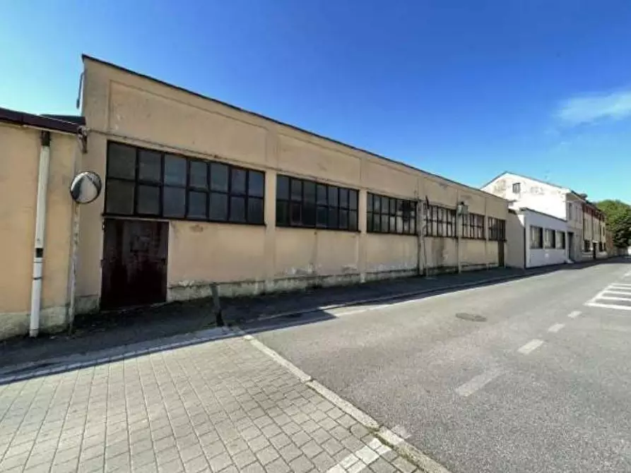 capannone in vendita a Lissone
