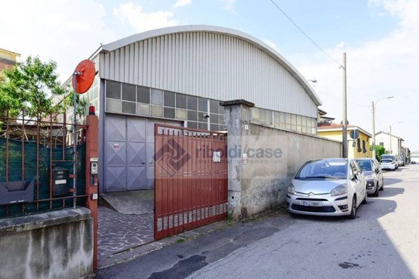 locale commerciale in vendita a Lissone