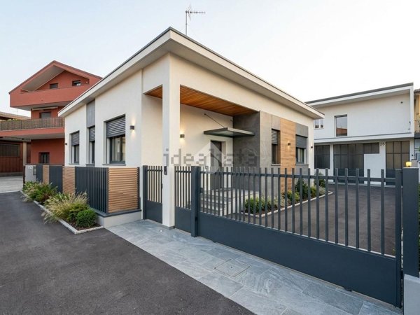 casa indipendente in vendita a Lissone