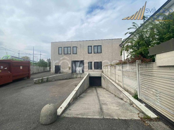 locale commerciale in vendita a Lissone