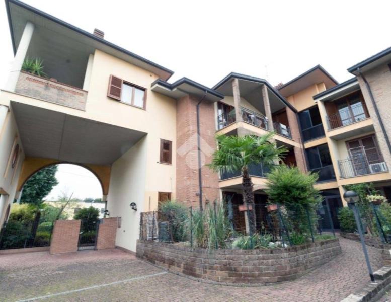 appartamento in vendita a Macherio in zona Bareggia