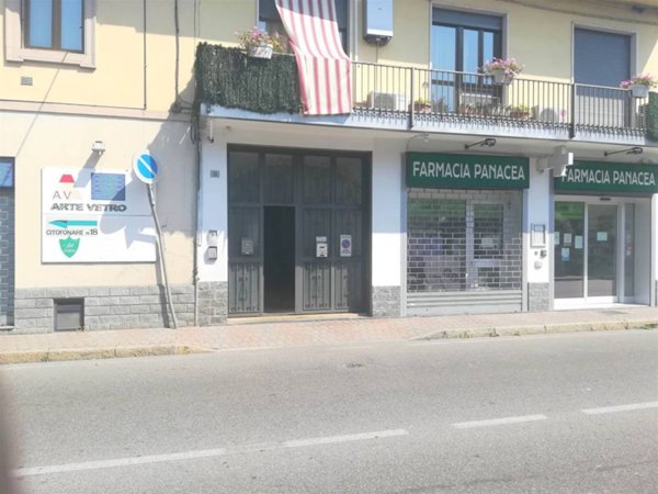 negozio in vendita a Macherio