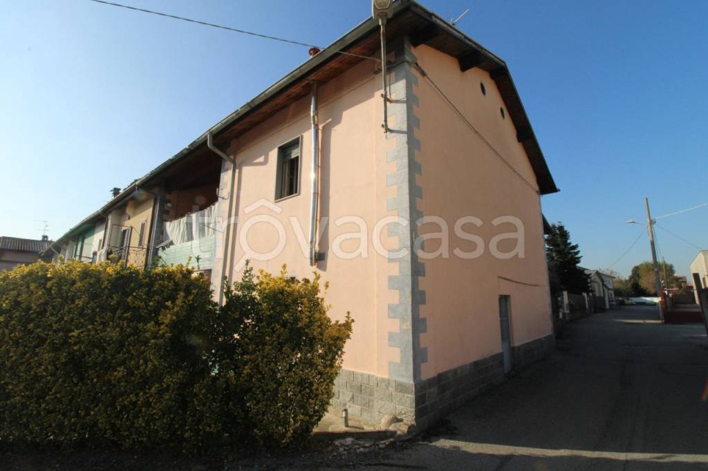appartamento in vendita a Macherio in zona Pedresse