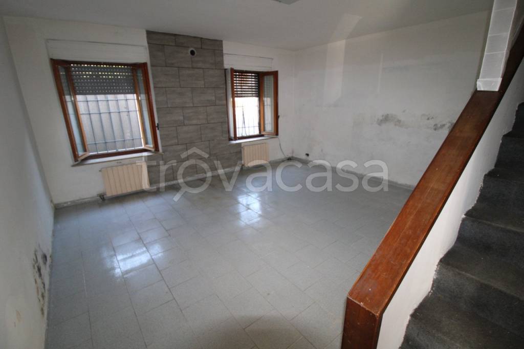 appartamento in vendita a Macherio in zona Pedresse