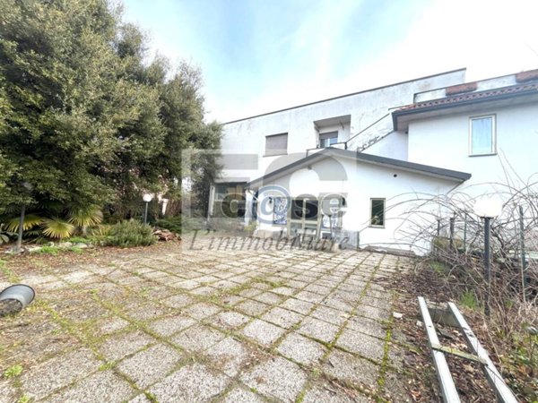 villa in vendita a Macherio