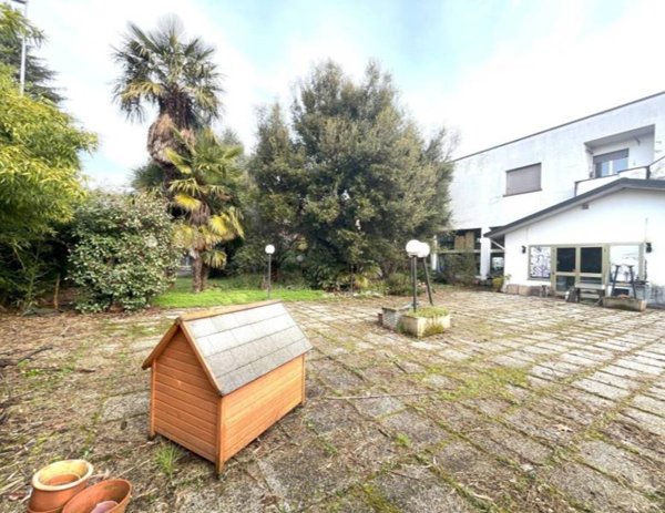 casa indipendente in vendita a Macherio