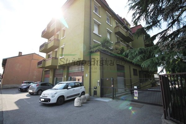 ufficio in vendita a Macherio