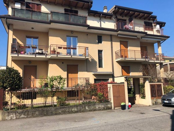 appartamento in vendita a Macherio
