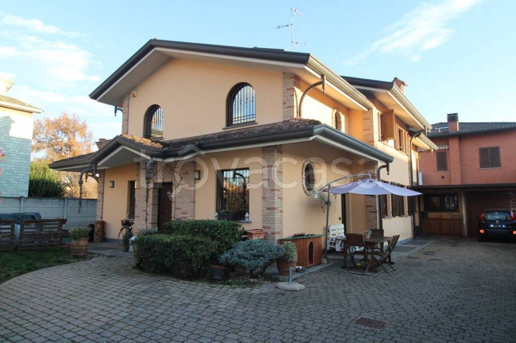 casa indipendente in vendita a Macherio