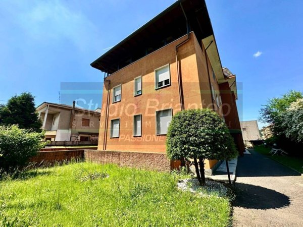appartamento in vendita a Macherio in zona Bareggia