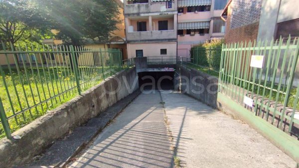 locale di sgombero in vendita a Macherio