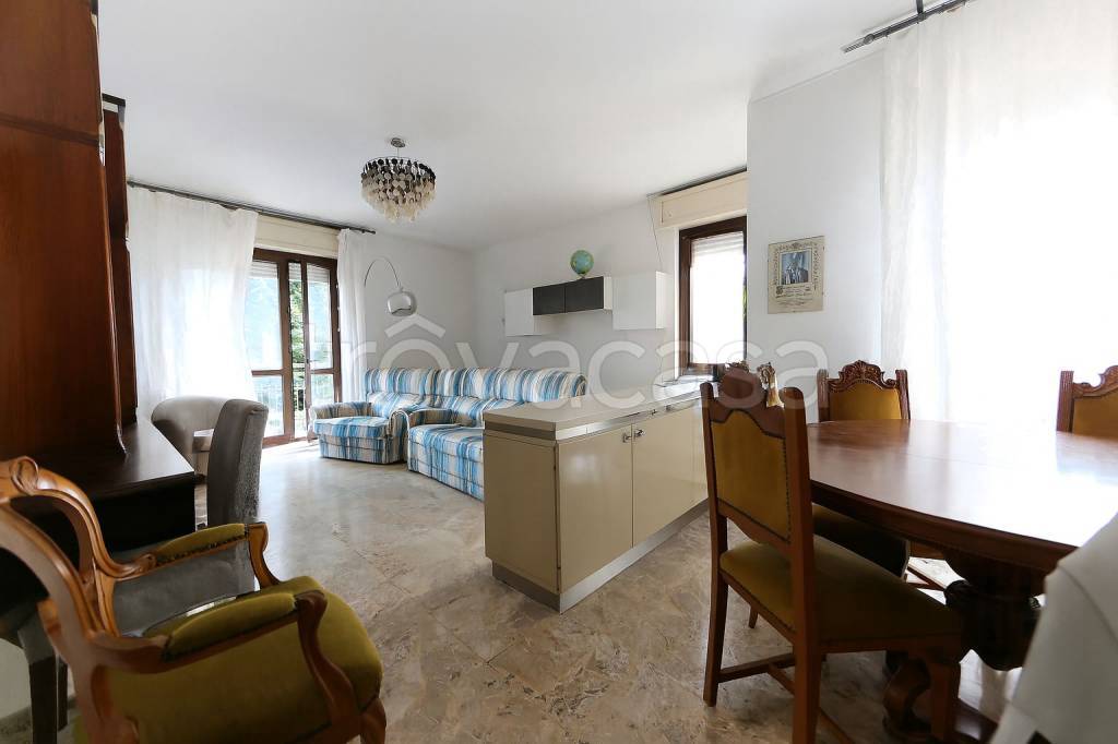 appartamento in vendita a Macherio