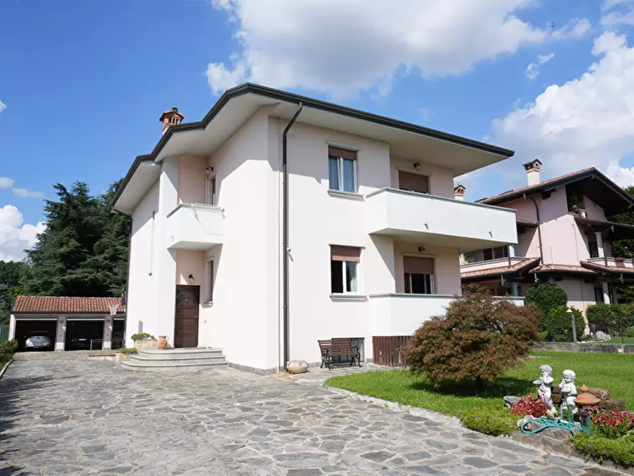 appartamento in vendita a Macherio in zona Belvedere