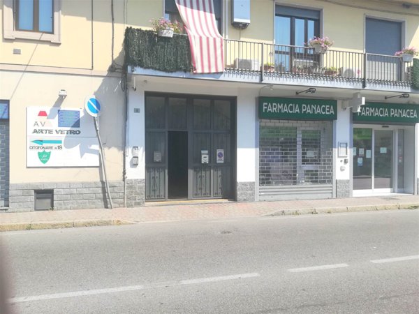negozio in vendita a Macherio