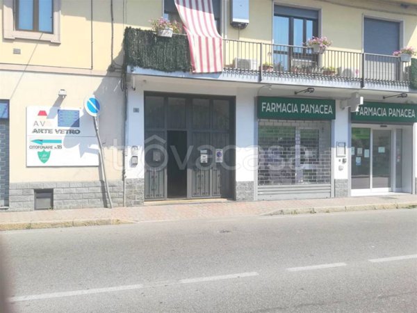 negozio in vendita a Macherio