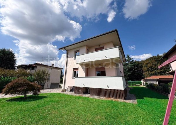 casa indipendente in vendita a Macherio in zona Belvedere