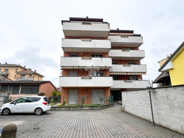appartamento in vendita a Macherio