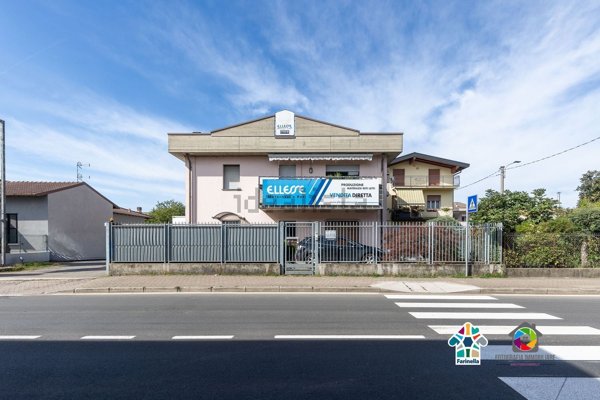 capannone in vendita a Macherio in zona Bareggia