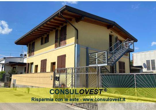 appartamento in vendita a Macherio in zona Bareggia