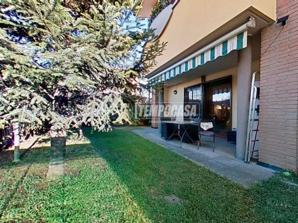 appartamento in vendita a Macherio in zona Bareggia