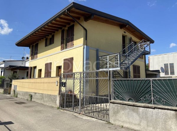 appartamento in vendita a Macherio in zona Bareggia