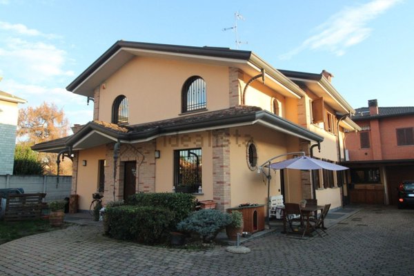 casa indipendente in vendita a Macherio