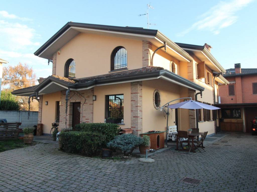 casa indipendente in vendita a Macherio