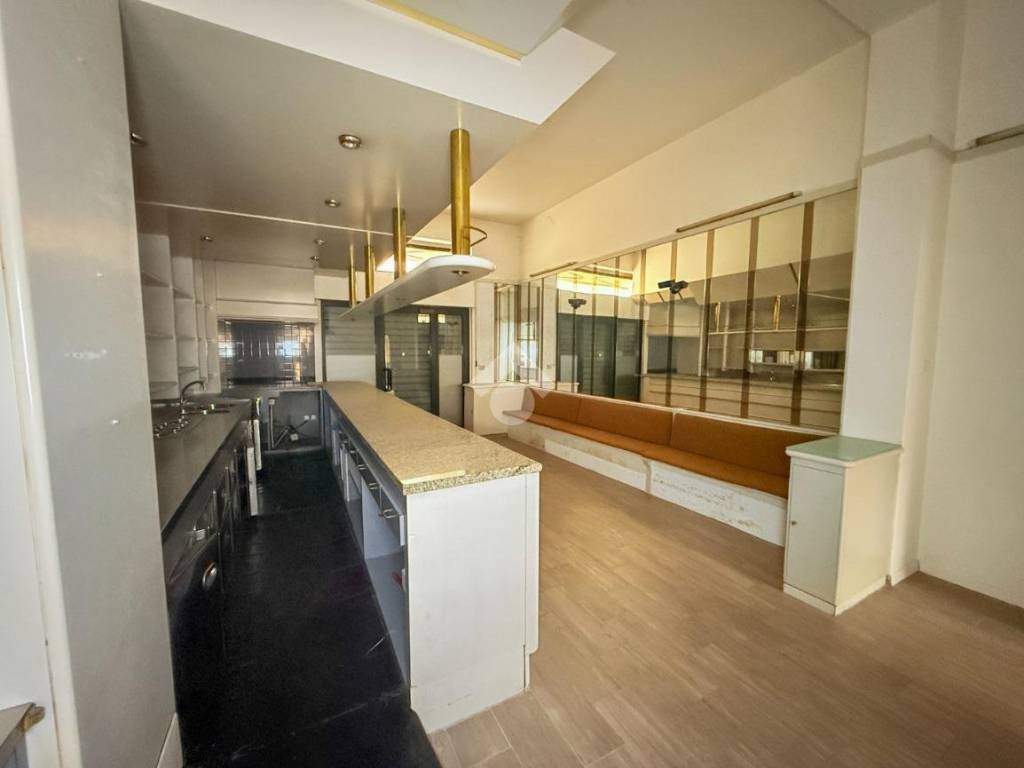 negozio in vendita a Macherio