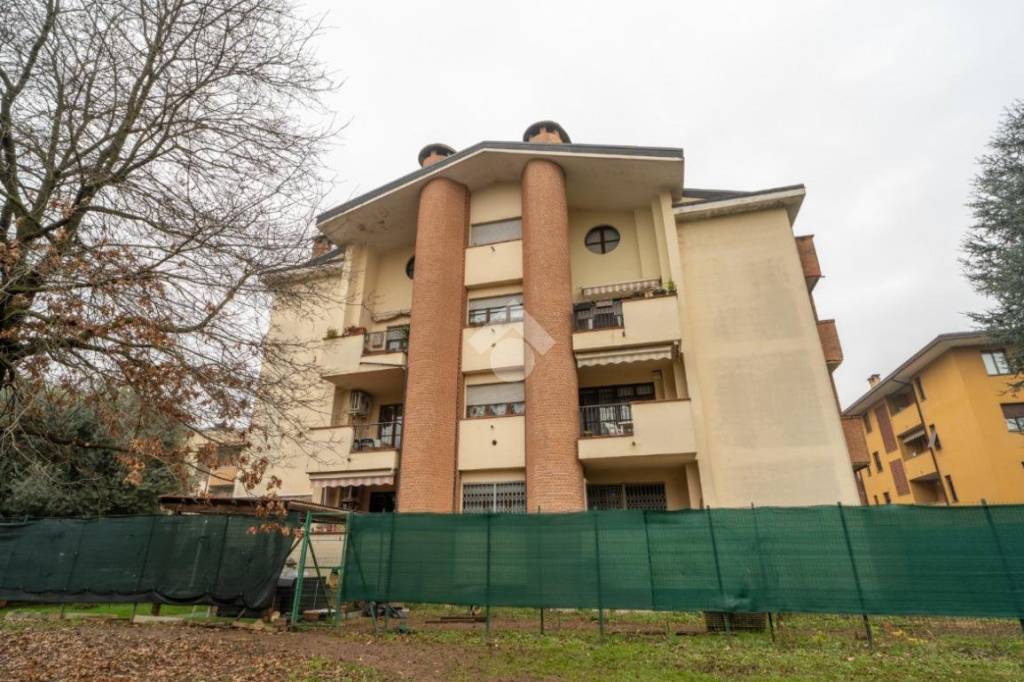 appartamento in vendita a Macherio in zona Bareggia
