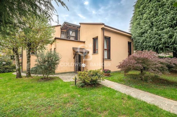 casa indipendente in vendita a Macherio