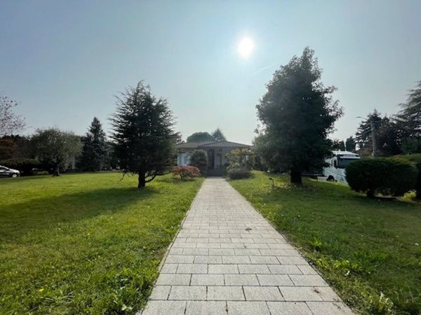 casa indipendente in vendita a Macherio in zona Belvedere