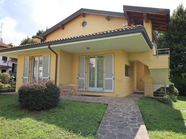 casa indipendente in vendita a Macherio