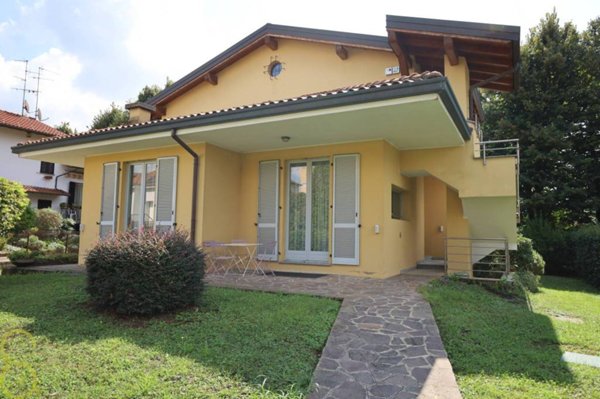 casa indipendente in vendita a Macherio