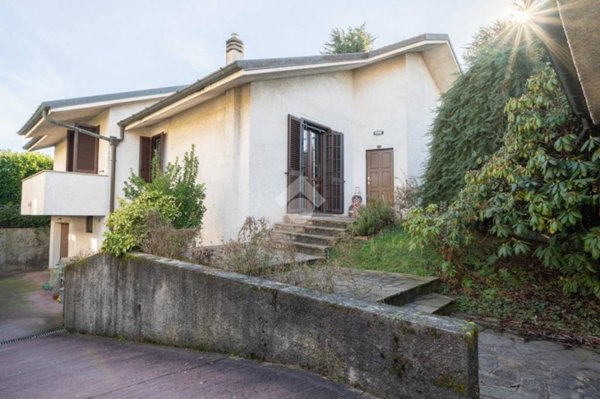 casa indipendente in vendita a Macherio in zona Bareggia