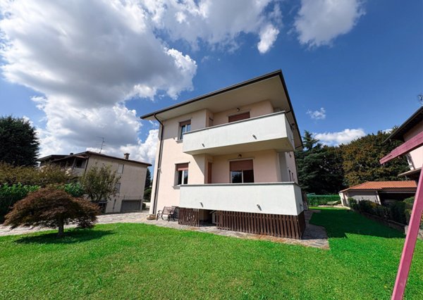 appartamento in vendita a Macherio in zona Belvedere