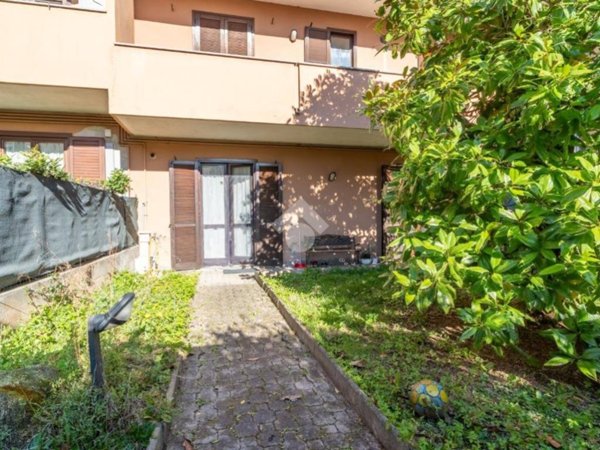 appartamento in vendita a Macherio in zona Bareggia