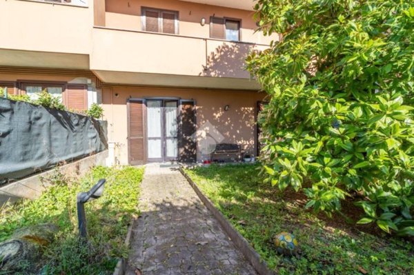 appartamento in vendita a Macherio in zona Bareggia