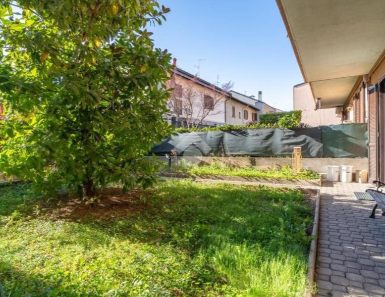 appartamento in vendita a Macherio in zona Bareggia