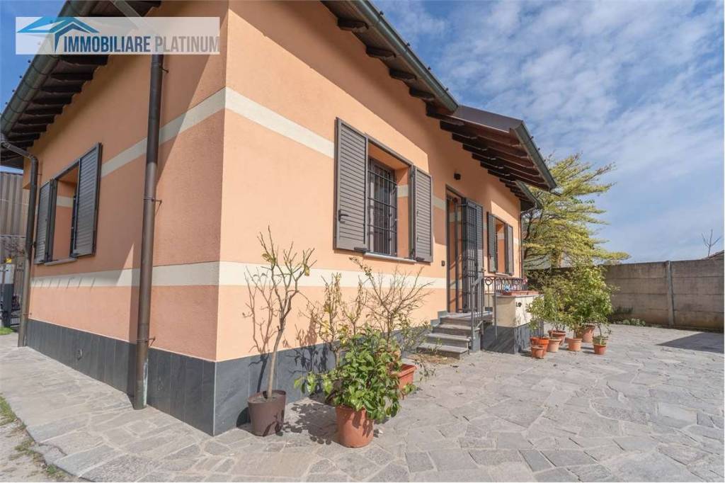 casa indipendente in vendita a Macherio