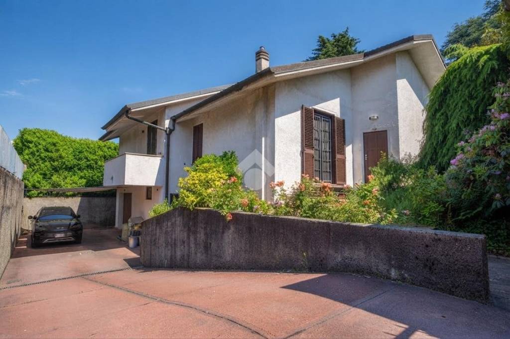 casa indipendente in vendita a Macherio in zona Bareggia