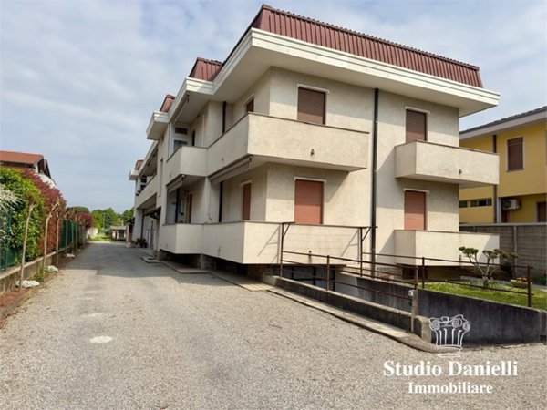 casa indipendente in vendita a Macherio